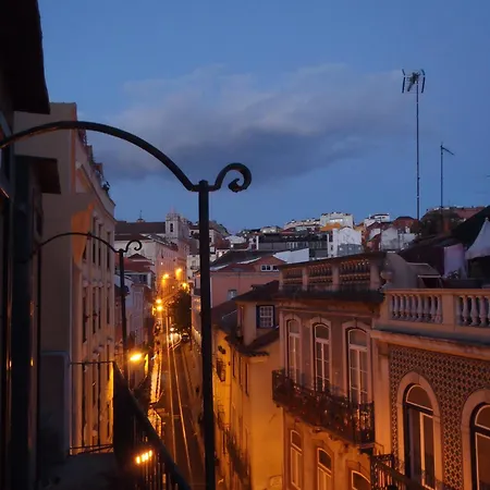 Center With Terrace Lissabon